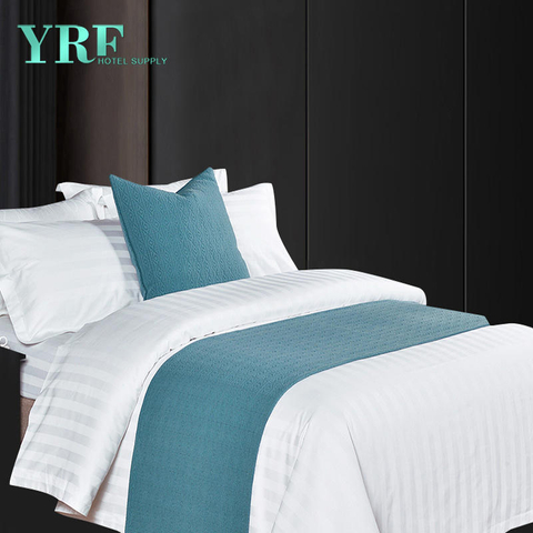 Giường khách sạn Kích thước giường cỡ King Bộ khăn trải giường Logo tùy chỉnh Trang trí Màu sắc thuần túy Cờ giường